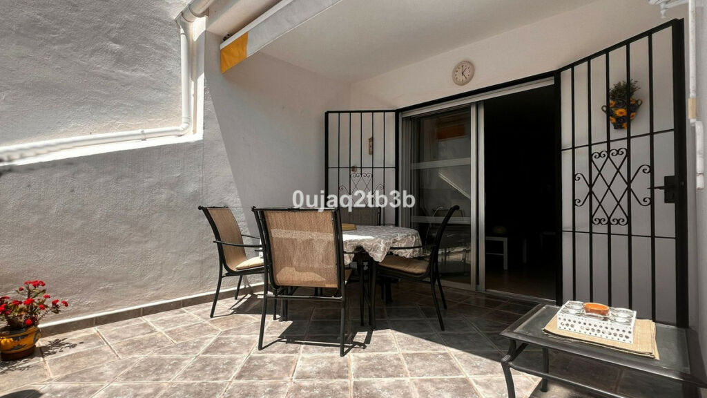 Top Floor Apartment Nueva Andalucía Málaga - image 15