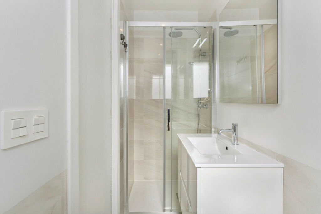 Middle Floor Apartment Villamartin Alicante - image 22