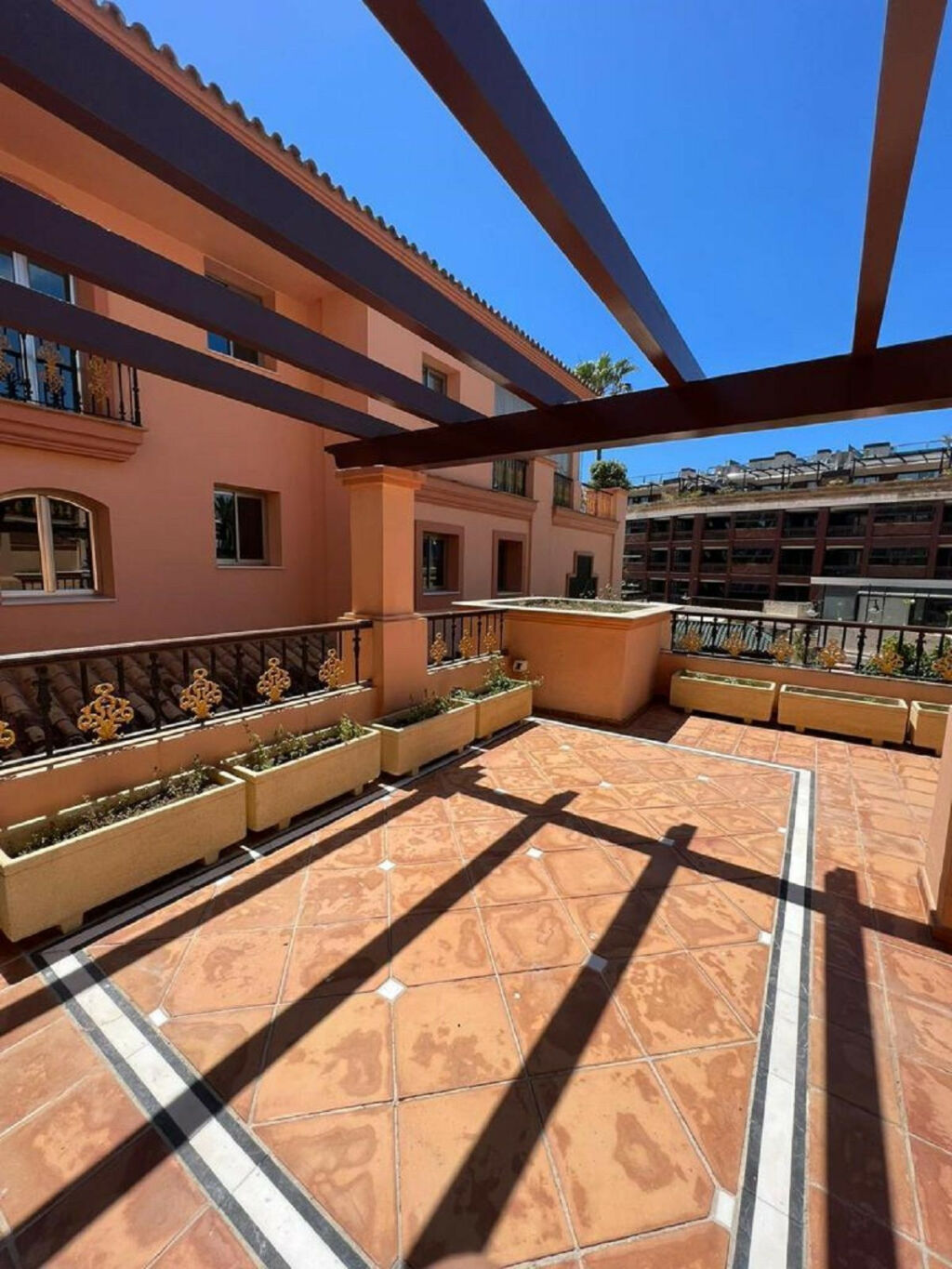 Middle Floor Apartment Puerto Banús Málaga - image 22