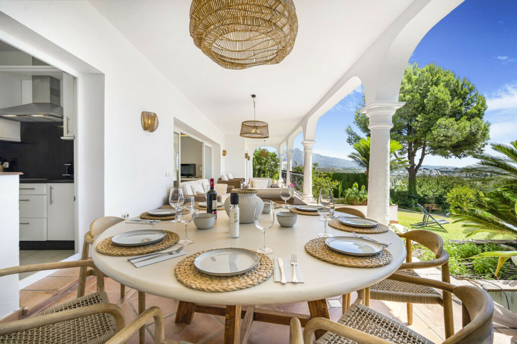 Detached Villa El Paraiso Málaga - image 22