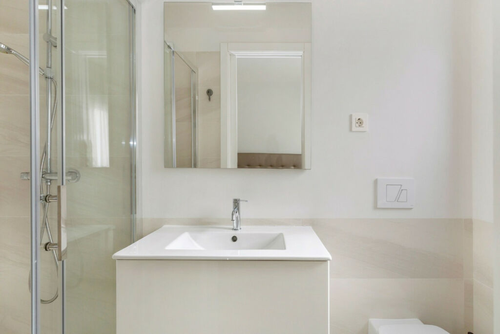 Middle Floor Apartment Villamartin Alicante - image 23