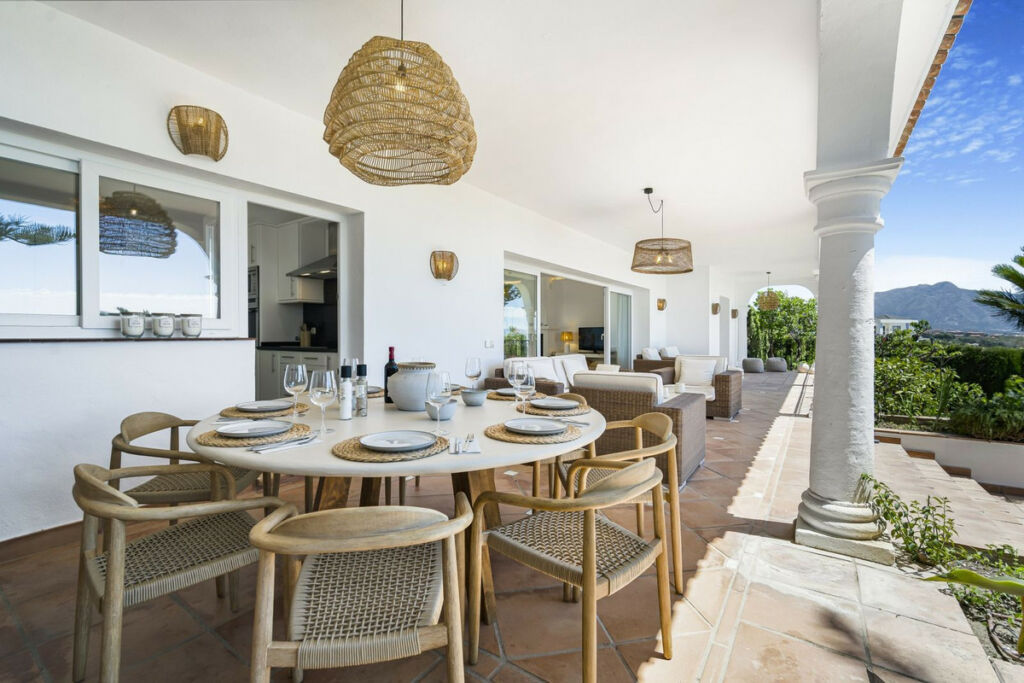 Detached Villa El Paraiso Málaga - image 23