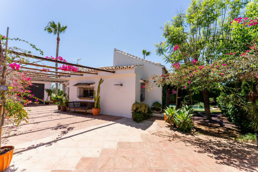Detached Villa Atalaya Málaga - image 23