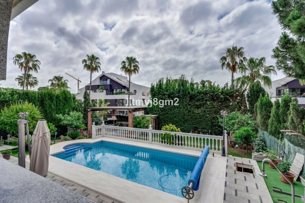 Detached Villa Artola Málaga - image 23