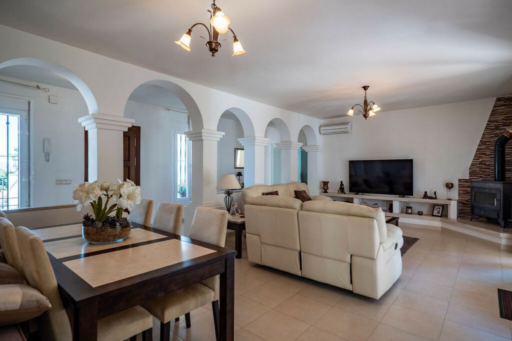Detached Villa Alhaurín el Grande Málaga - image 24
