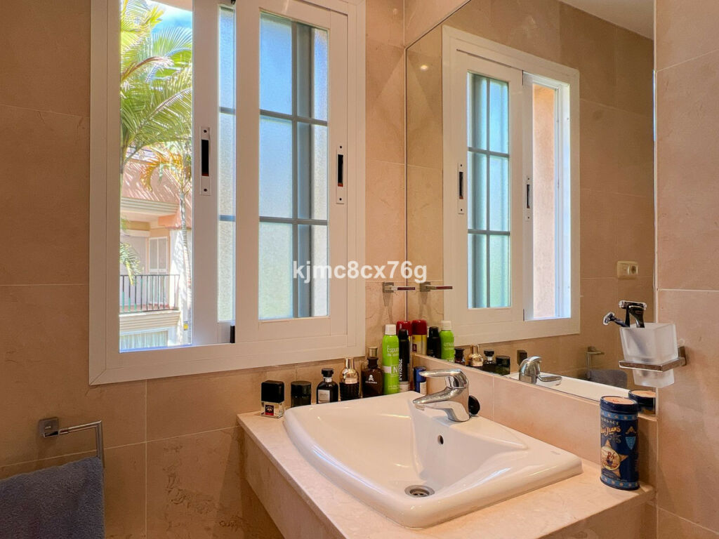 Middle Floor Apartment Marbella Málaga - image 24