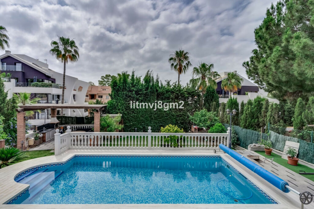 Detached Villa Artola Málaga - image 24