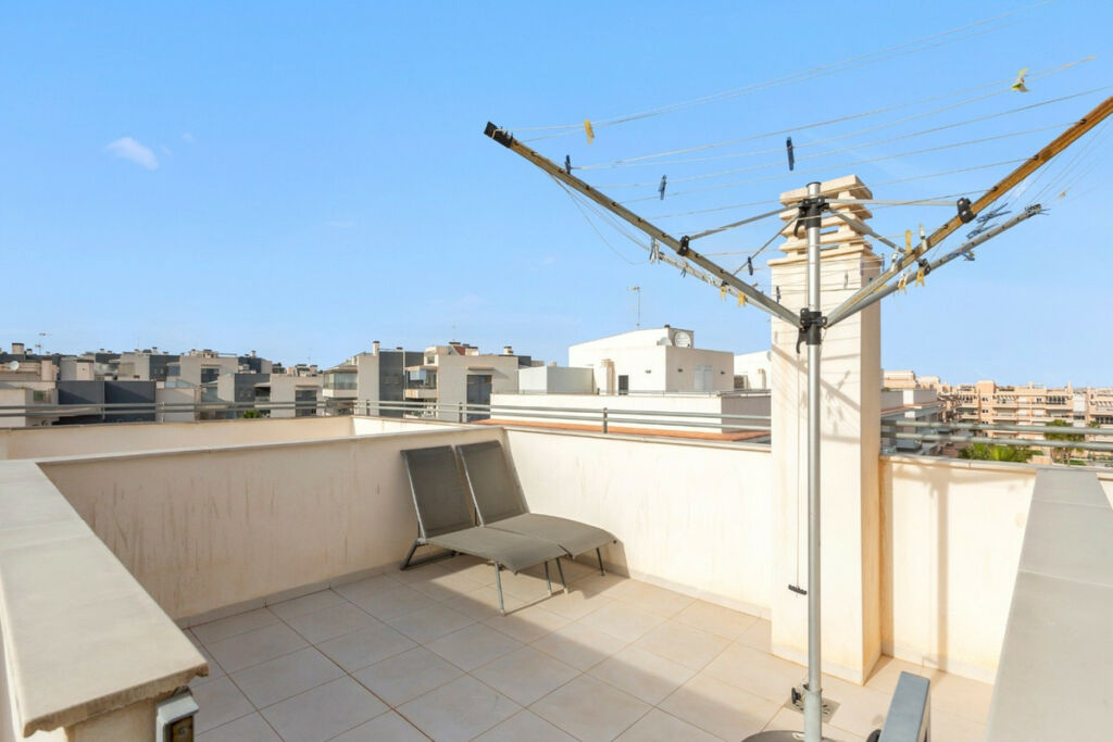 Middle Floor Apartment Villamartin Alicante - image 25