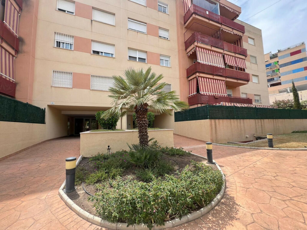 Middle Floor Apartment Puerto de la Torre Málaga - image 24