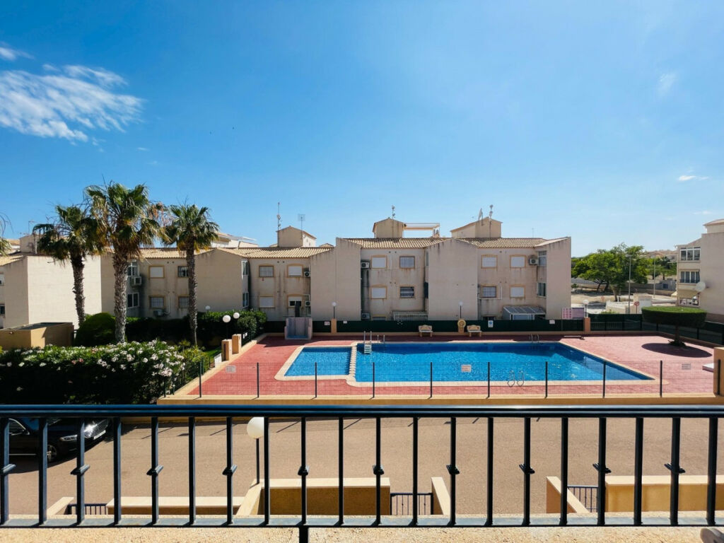Middle Floor Apartment La Florida Alicante - image 24