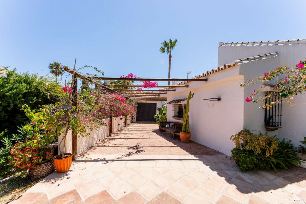 Detached Villa Atalaya Málaga - image 24