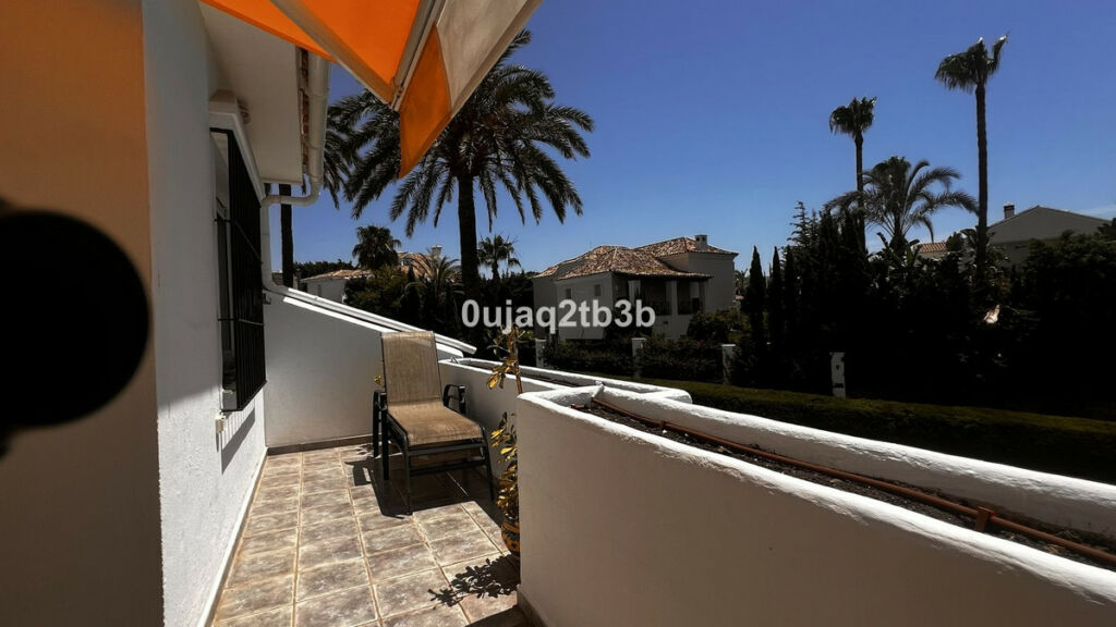 Top Floor Apartment Nueva Andalucía Málaga - image 18