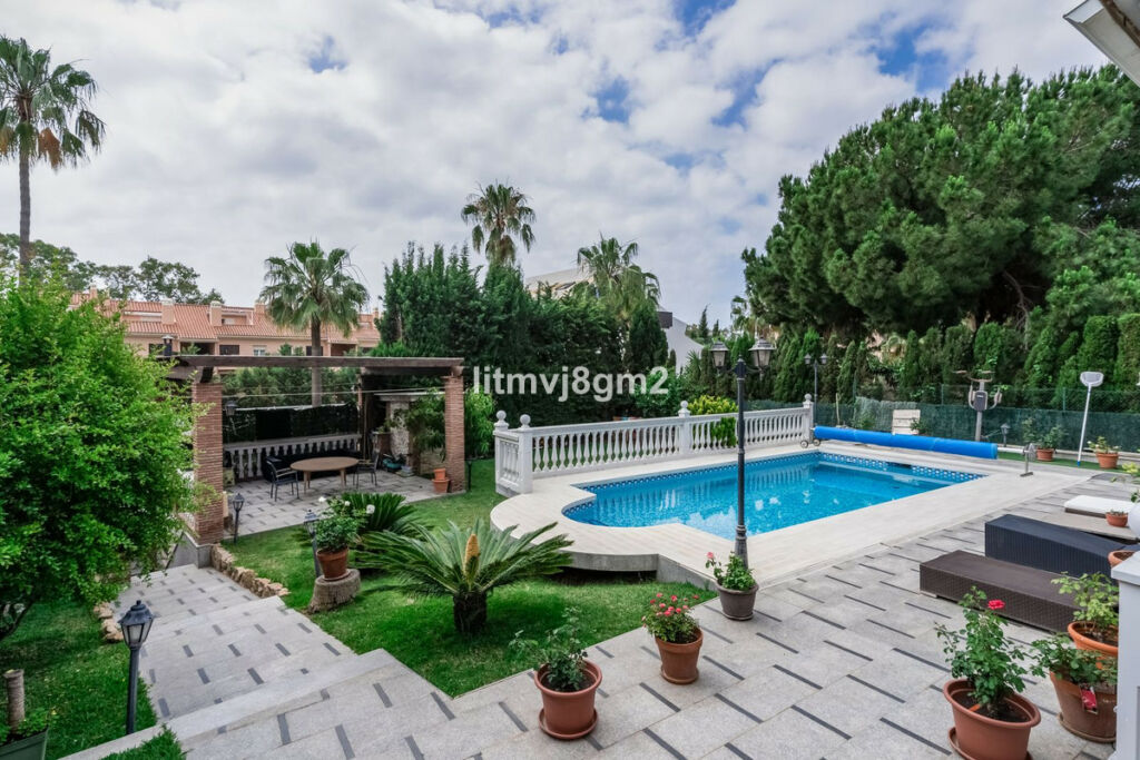 Detached Villa Artola Málaga - image 25