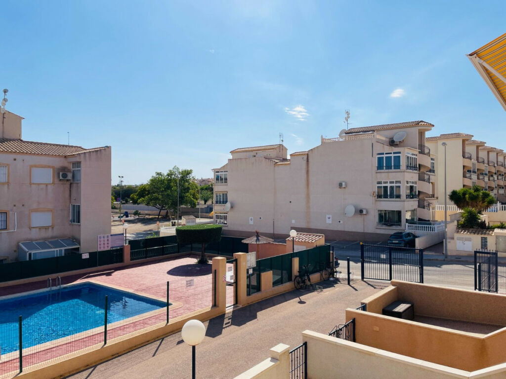 Middle Floor Apartment La Florida Alicante - image 26