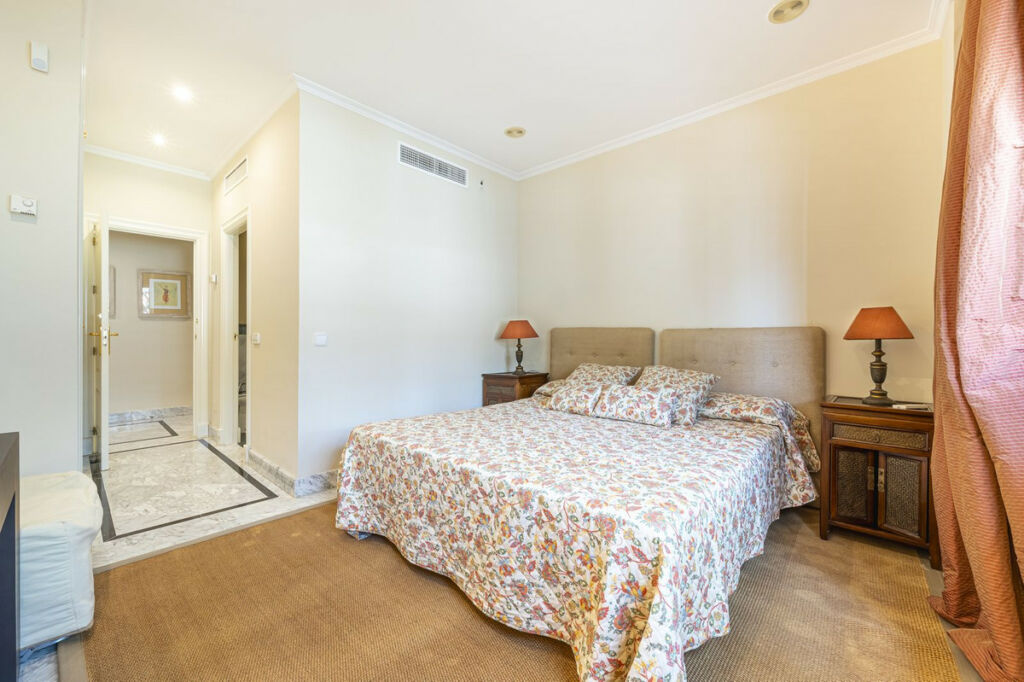 Ground Floor Apartment The Golden Mile Málaga - image 26