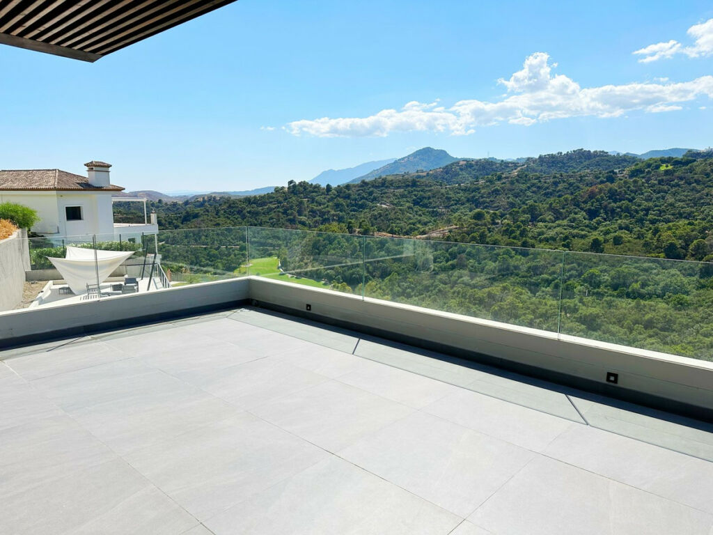 Detached Villa Los Arqueros Málaga - image 24