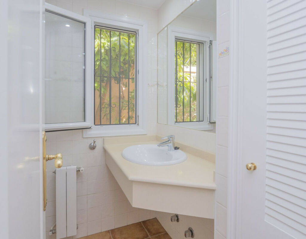 Detached Villa Marbella Málaga - image 27