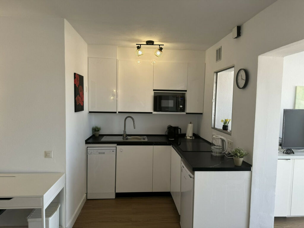 Ground Floor Apartment El Faro Málaga - image 4