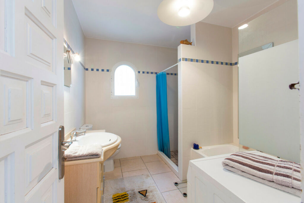 Detached Villa Montemar Alicante - image 27