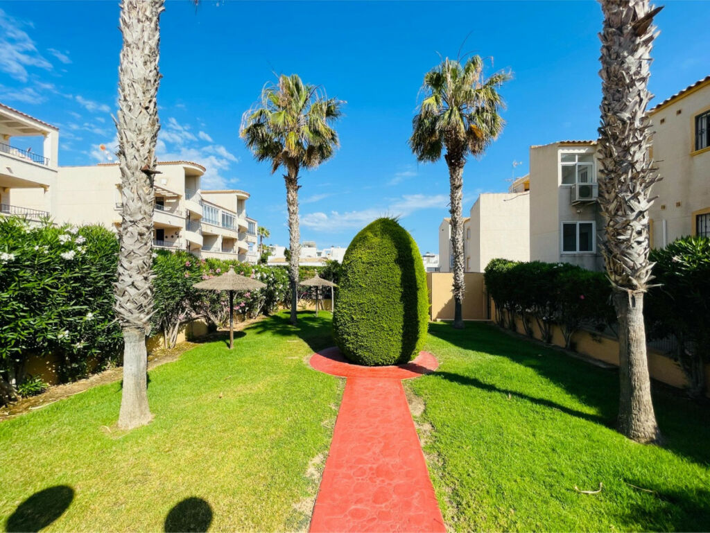 Middle Floor Apartment La Florida Alicante - image 27