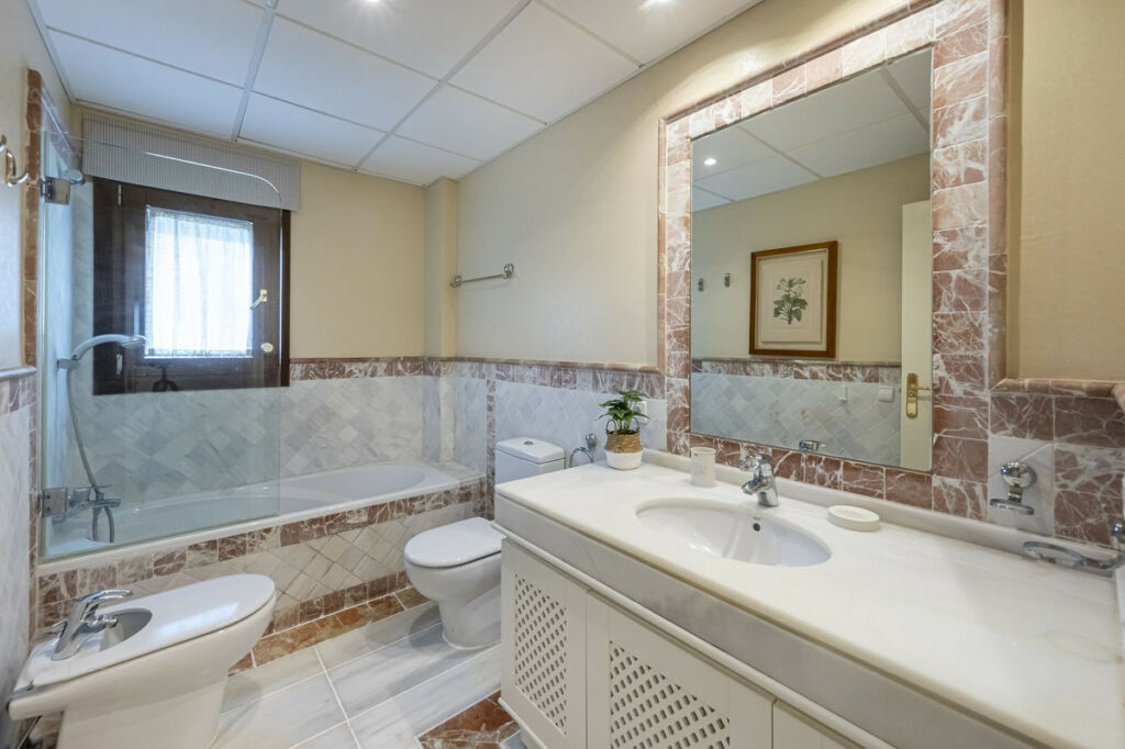 Ground Floor Apartment The Golden Mile Málaga - image 28
