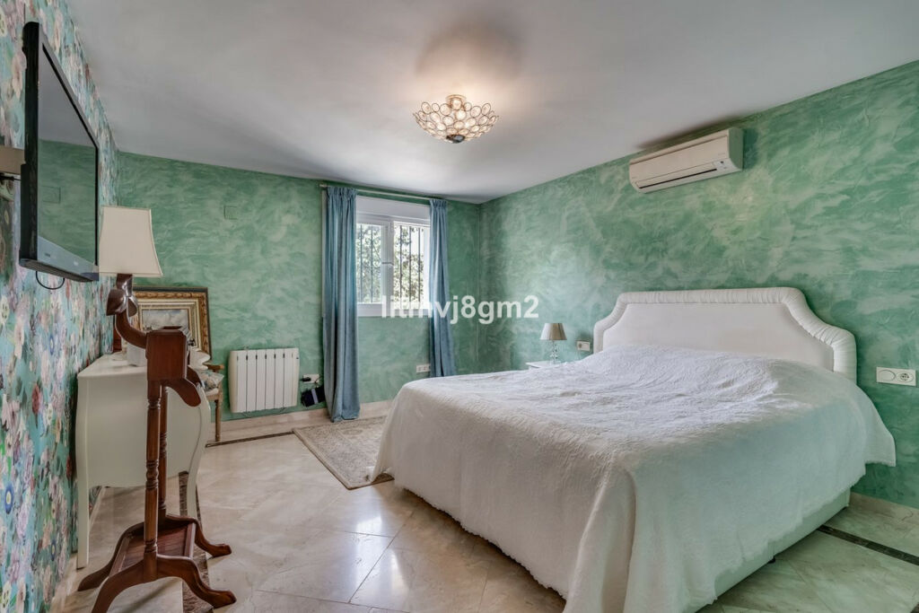Detached Villa Artola Málaga - image 28