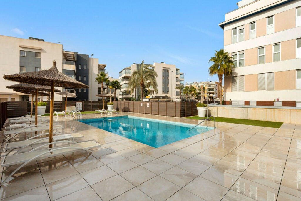 Middle Floor Apartment Villamartin Alicante - image 2