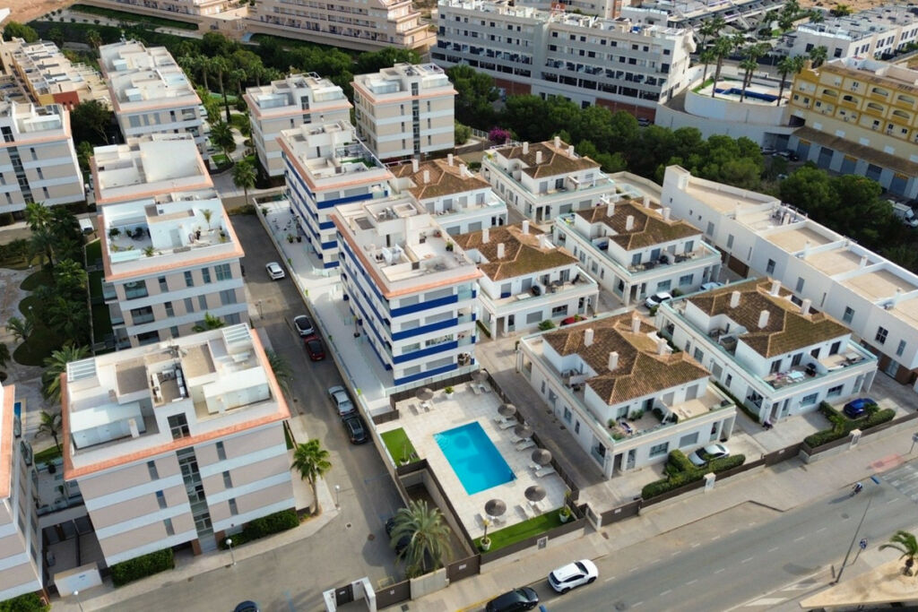 Middle Floor Apartment Villamartin Alicante - image 30