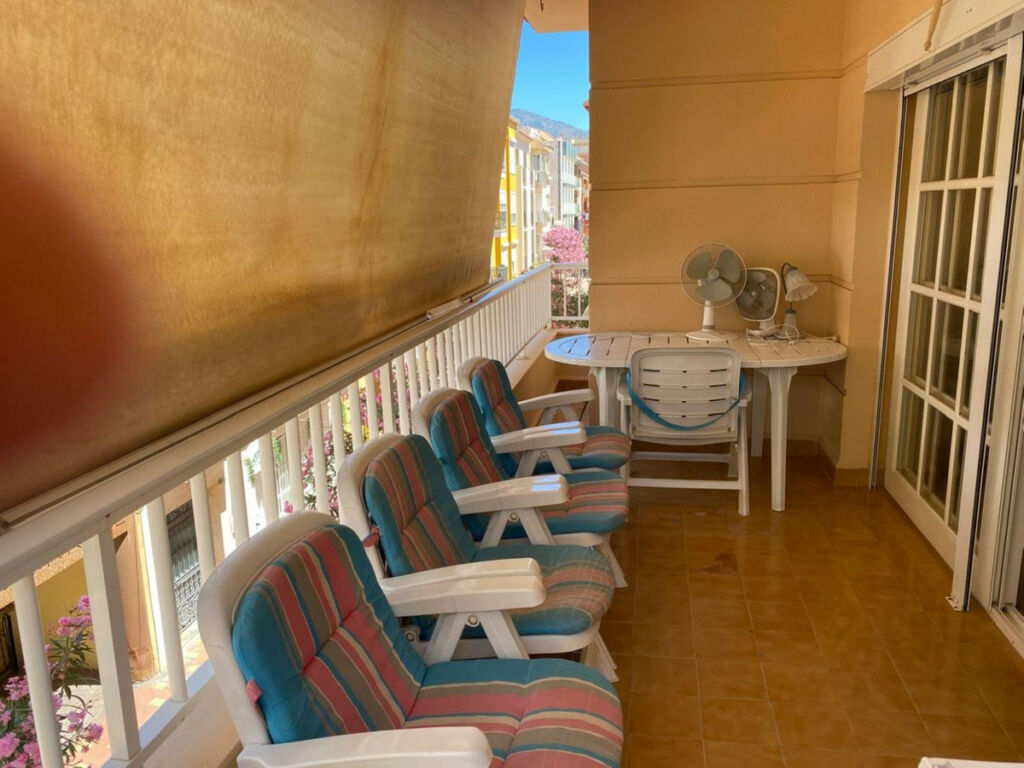 Middle Floor Apartment Fuengirola Málaga - image 3