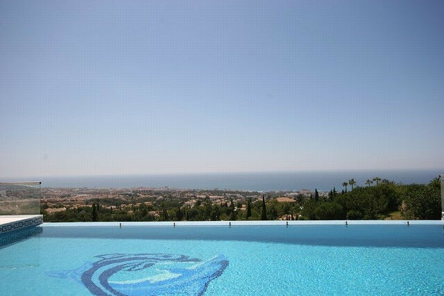 Detached Villa Marbella Málaga - image 3