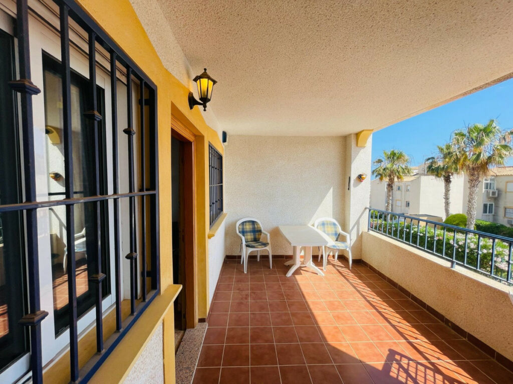Middle Floor Apartment La Florida Alicante - image 3