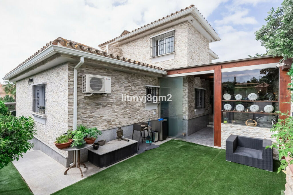 Detached Villa Artola Málaga - image 3