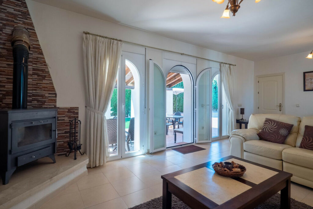 Detached Villa Alhaurín el Grande Málaga - image 3