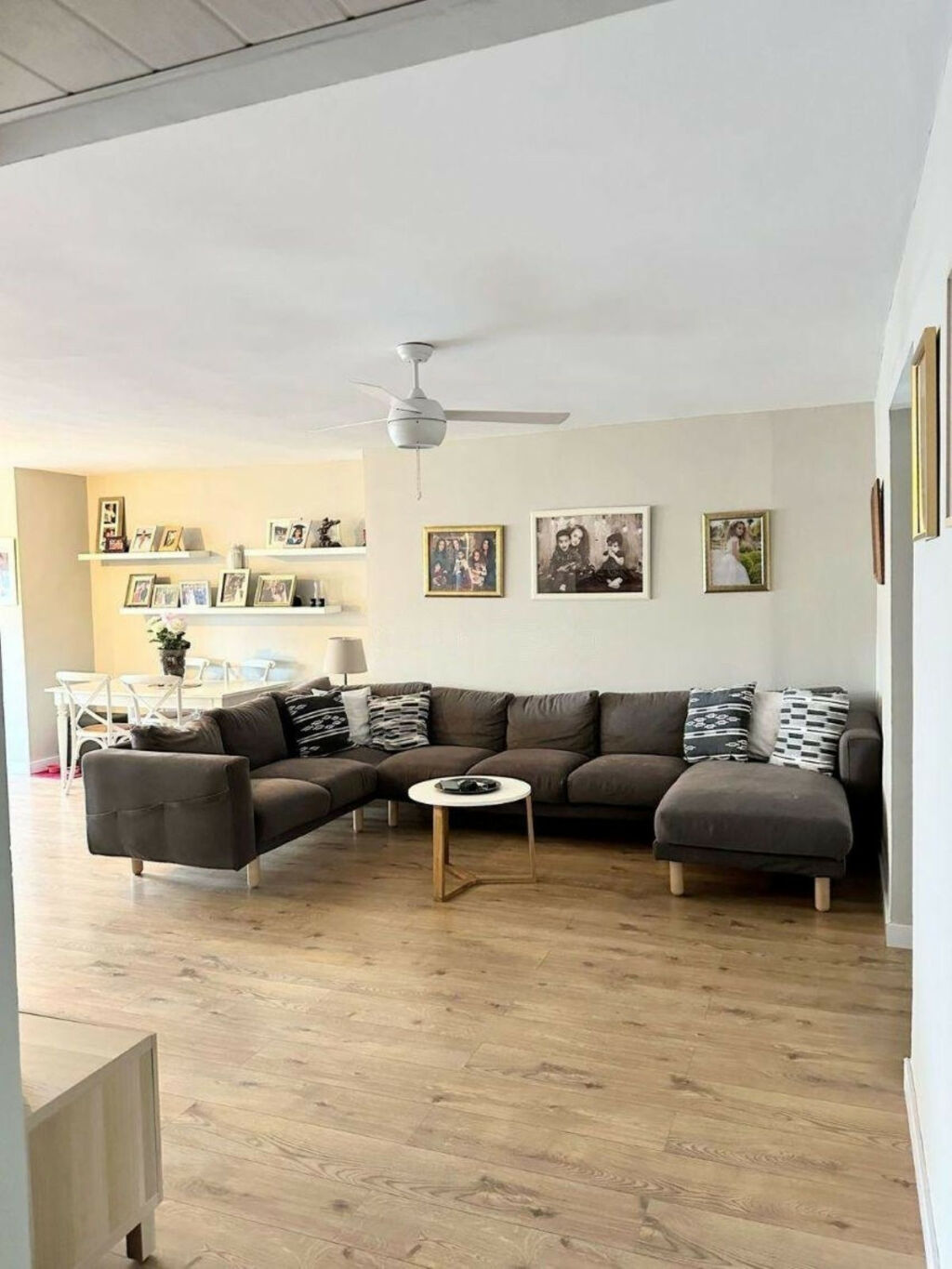 Middle Floor Apartment Playamar Málaga - image 3