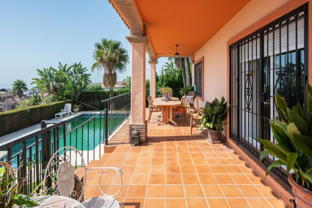 Detached Villa Marbella Málaga - image 3