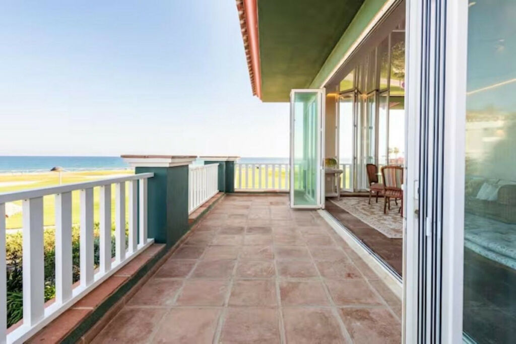 Detached Villa Guadalmina Baja Málaga - image 3
