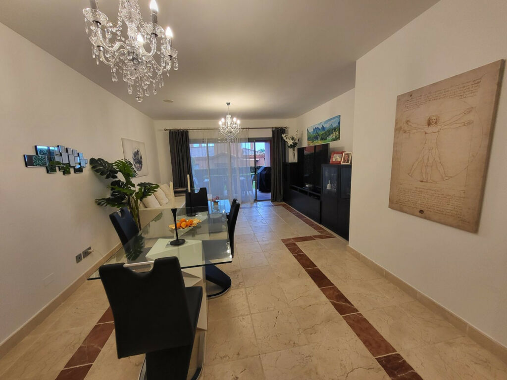 Ground Floor Apartment Atalaya Málaga - image 3