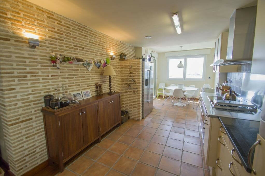 Middle Floor Apartment Torrevieja Alicante - image 3