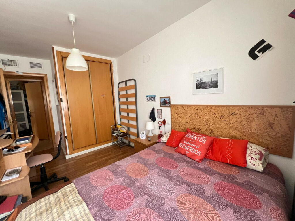 Middle Floor Apartment Puerto de la Torre Málaga - image 3
