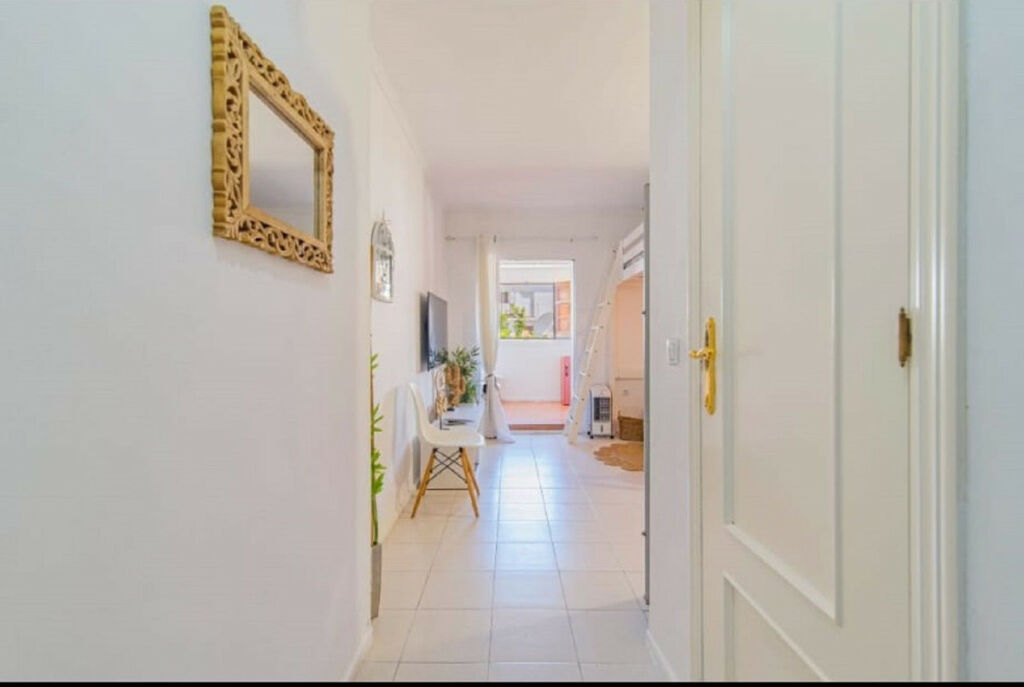 Top Floor Studio Cabopino Málaga - image 3
