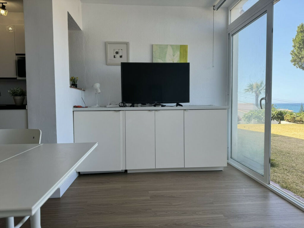 Ground Floor Apartment El Faro Málaga - image 25