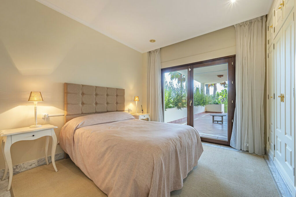 Ground Floor Apartment The Golden Mile Málaga - image 30