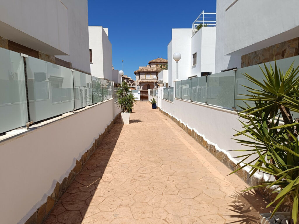 Townhouse Lomas de Cabo Roig Alicante - image 33