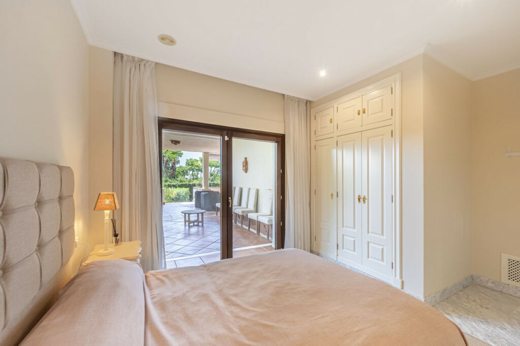 Ground Floor Apartment The Golden Mile Málaga - image 31