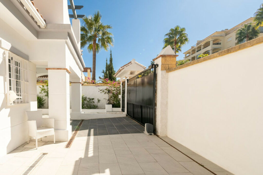 Detached Villa La Cala Hills Málaga - image 33