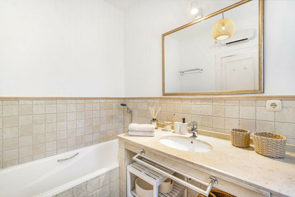 Detached Villa El Paraiso Málaga - image 33