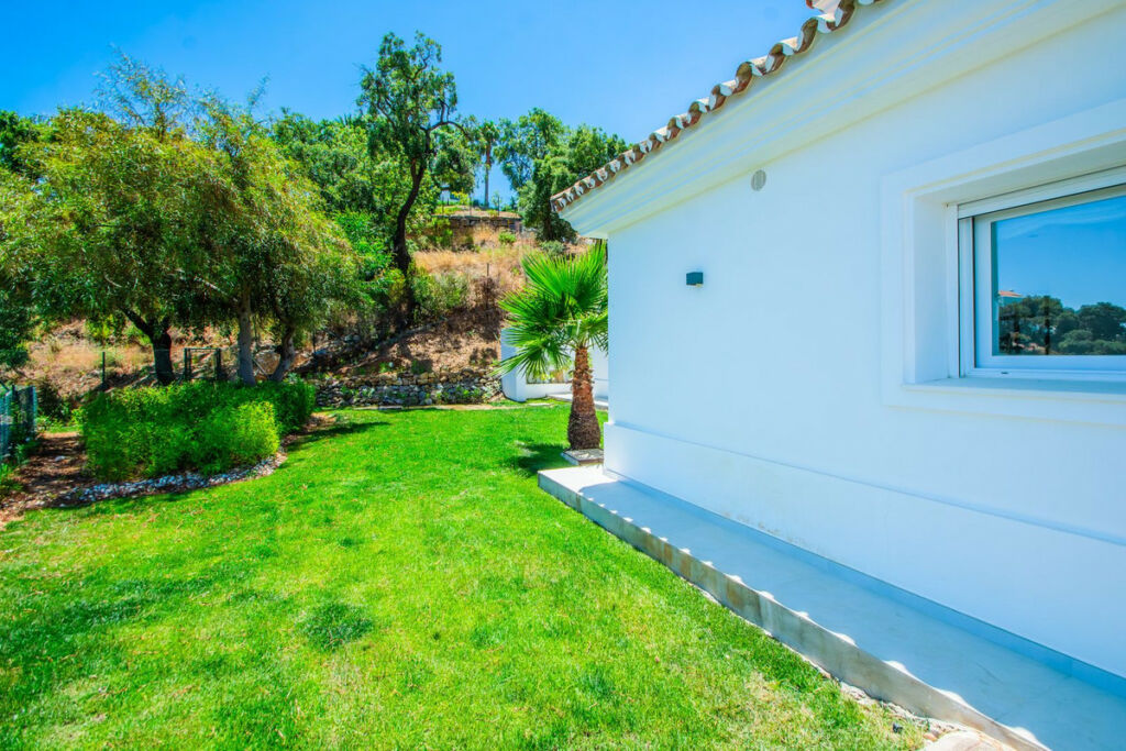 Detached Villa La Mairena Málaga - image 36