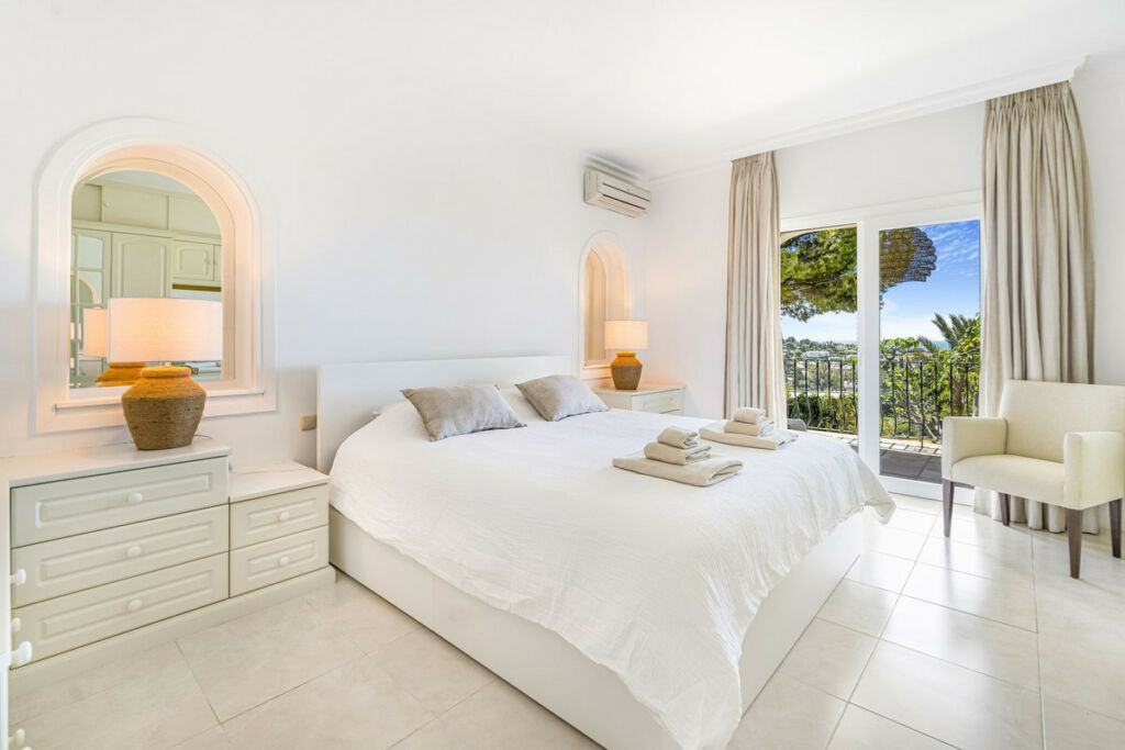 Detached Villa El Paraiso Málaga - image 37