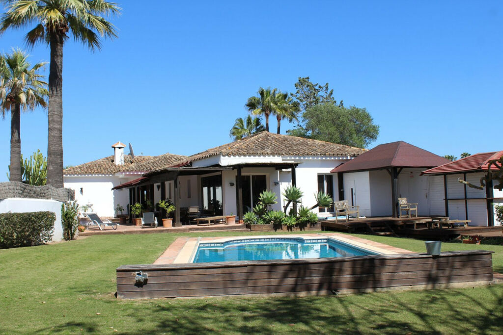 Detached Villa Sotogrande Costa Cádiz - image 5