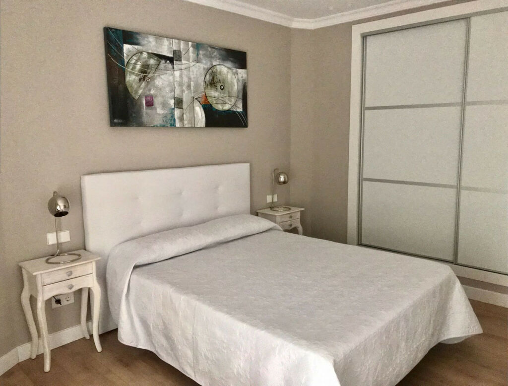 Ground Floor Apartment El Paraiso Málaga - image 4